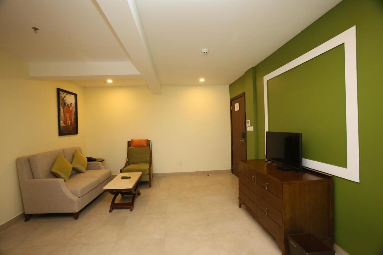 Vivin Luxury Suites Thiruvananthapuram Екстер'єр фото