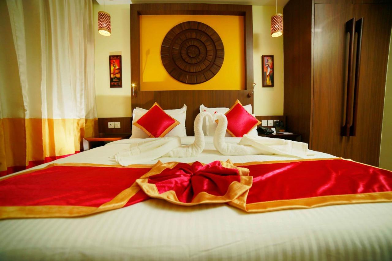 Vivin Luxury Suites Thiruvananthapuram Екстер'єр фото