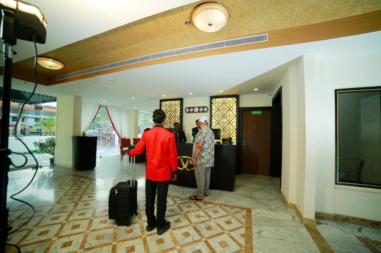 Vivin Luxury Suites Thiruvananthapuram Екстер'єр фото