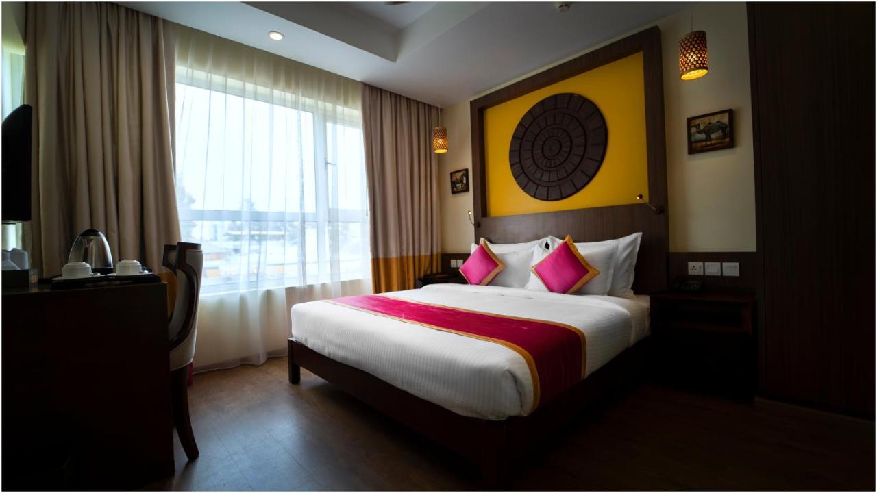 Vivin Luxury Suites Thiruvananthapuram Екстер'єр фото