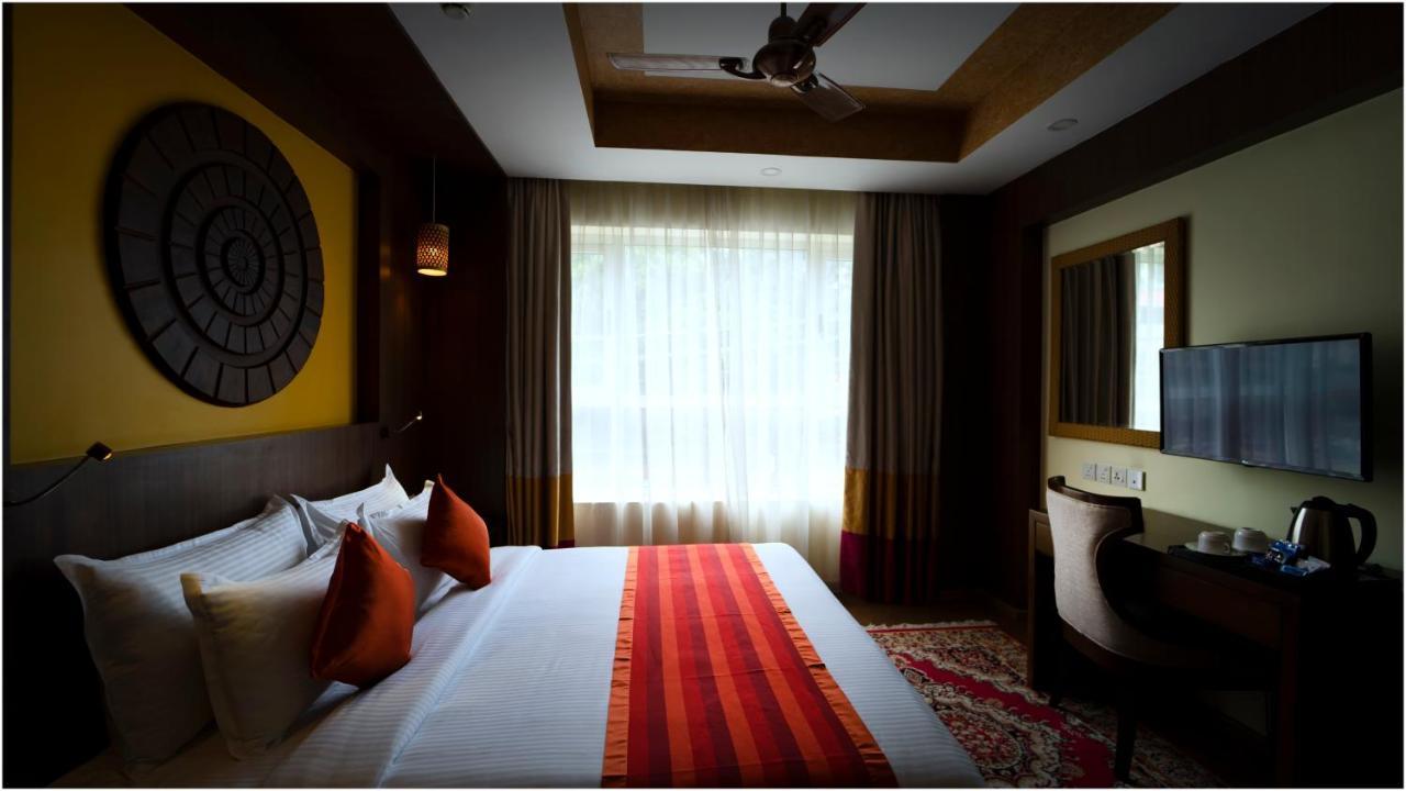 Vivin Luxury Suites Thiruvananthapuram Екстер'єр фото