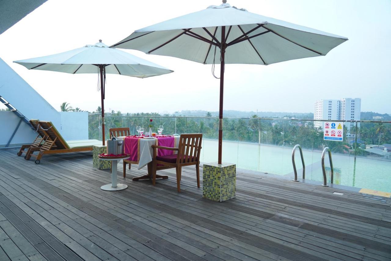 Vivin Luxury Suites Thiruvananthapuram Екстер'єр фото